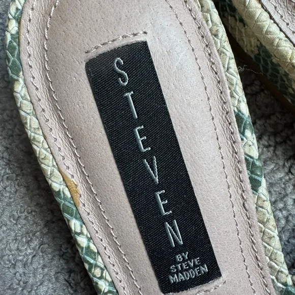 NWOT Women's Snakeskin Mules NEVER WORN - Picture 3 of 6